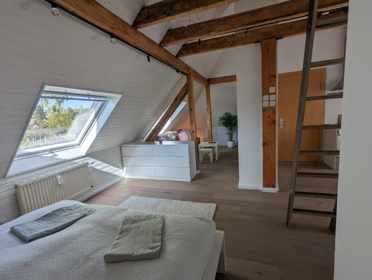 Helles Dachgeschoss-Appartement Krefeld Eksteriør billede