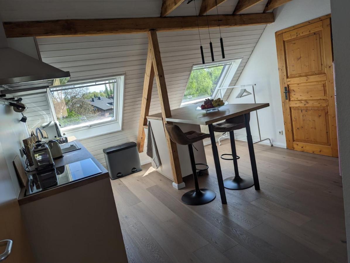 Helles Dachgeschoss-Appartement Krefeld Eksteriør billede