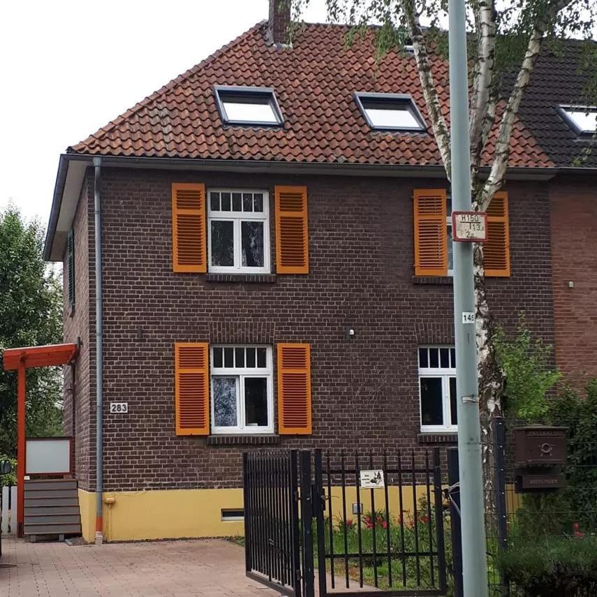 Helles Dachgeschoss-Appartement Krefeld Værelse billede